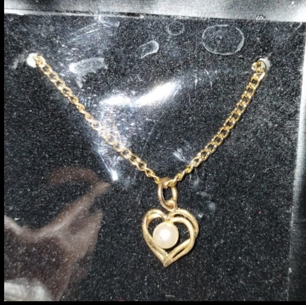 14k Gold Tone Heart With Faux Pearl Pendant & Chain Necklace Made In Korea